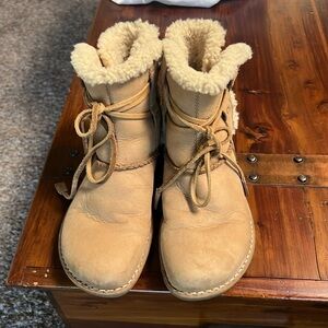 Ugg caspia leather booties
